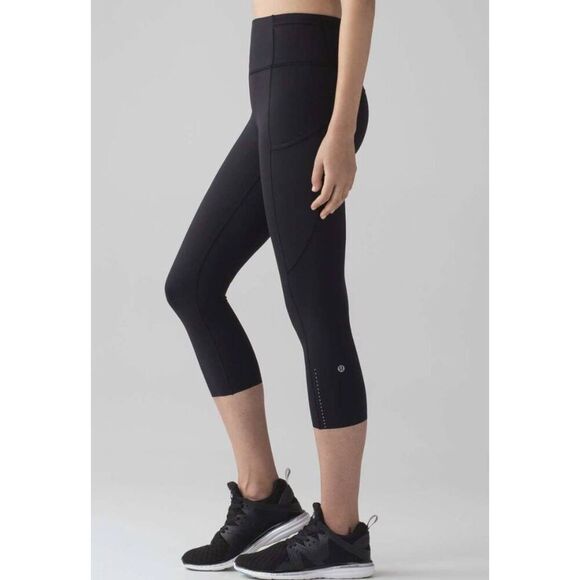 LULULEMON ATHLETICA Fast Free Crop II 'Nulux 19' Size 4 - Picture 1 of 6